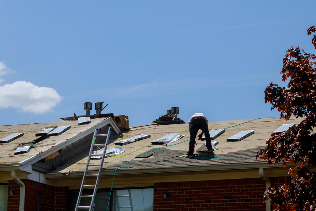 Roof replacement contractor in Oak Lawn Illinois